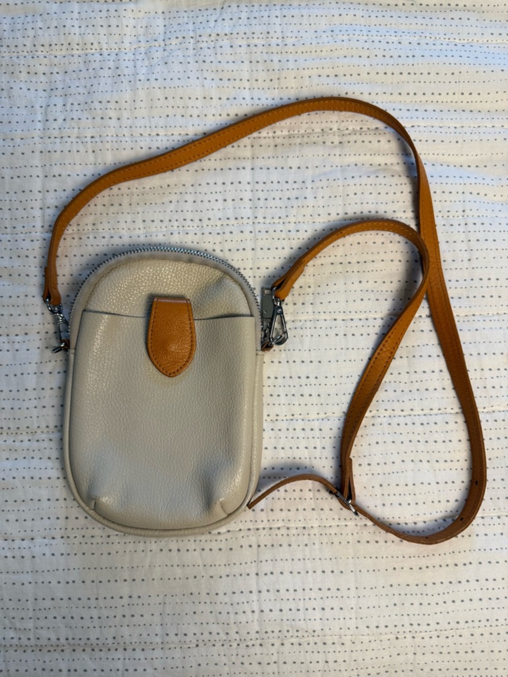 Divina Firenze Genuine Leather Compact Mini Crossbody Bag in Cream
